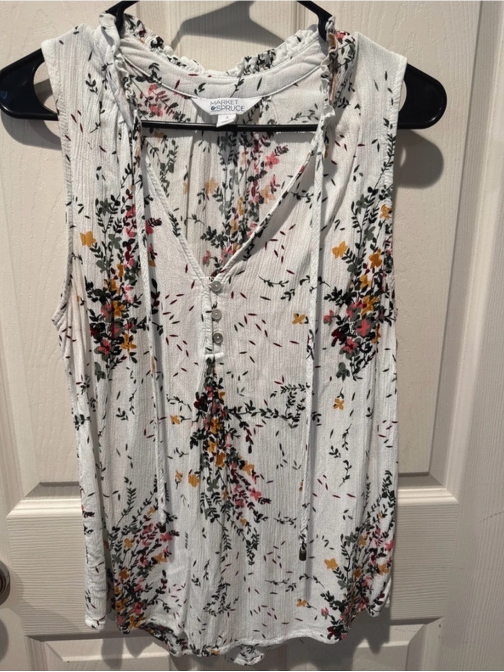 Market & Spruce White Floral Tie-Neck Sleeveless Tank
